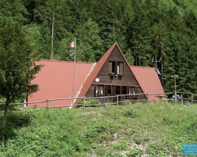 Il rifugio Pussa sulle Dolomiti friulane cerca un gestore 