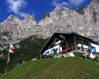 Il rifugio VII Alpini sulle Dolomiti bellunesi cerca un gestore